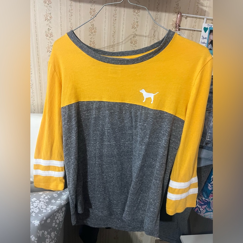 💚Yellow Victoria secret Pink shirt